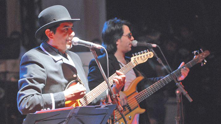 El muacutesico santiaguentildeo Walter Gambarte le rendiraacute un tributo a Joaquiacuten Sabina