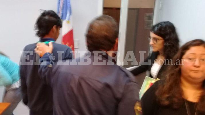 Formalizan la detencioacuten del menor que le causoacute la muerte a un hombre para robarle 200