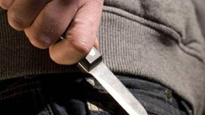 Un hombre discutioacute con su ex y le dio 45 puntildealadas