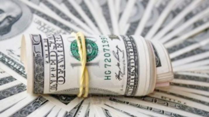 El dólar escaló y casi llega a los 45 y el riesgo país alcanzó los 945 puntos