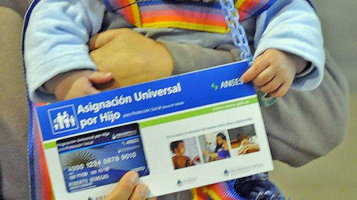 Indican farmacias que venden remedios con descuento a AUH