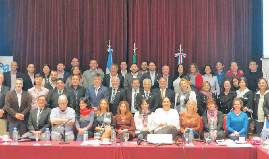 Las Termas abrioacute con eacutexito la 6ordf Convencioacuten de Educacioacuten Fiacutesica