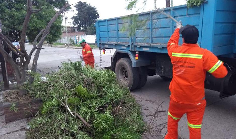 Continuacutean los trabajos simultaacuteneos de higiene urbana en distintos barrios
