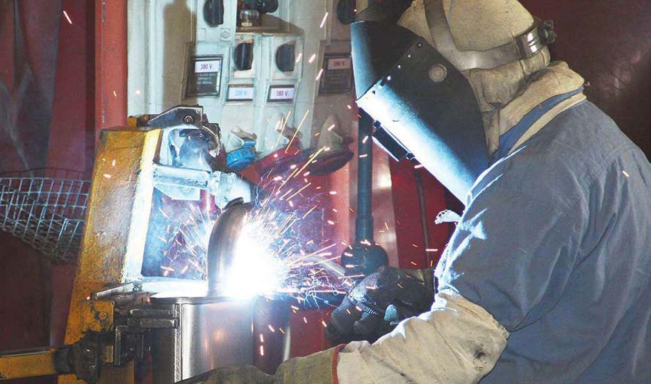 La produccioacuten industrial de las pymes cayoacute 84-en-porciento-