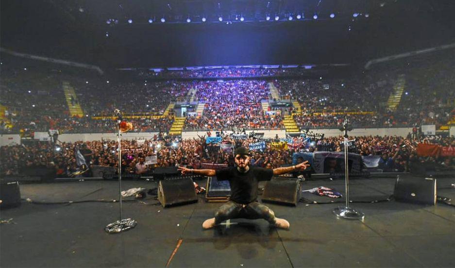 VIDEO Asiacute fue el regreso de Ulises Bueno a los escenarios