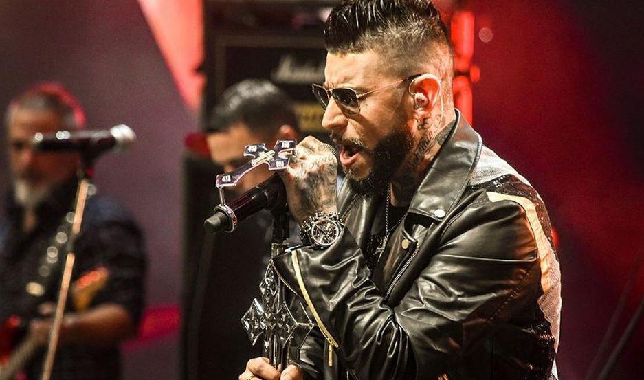 Ulises Bueno volvioacute a cantar y ya tiene fecha para actuar en Santiago