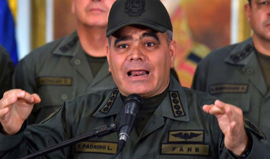 La madre del ministro de Defensa venezolano le pide que abandone a Maduro