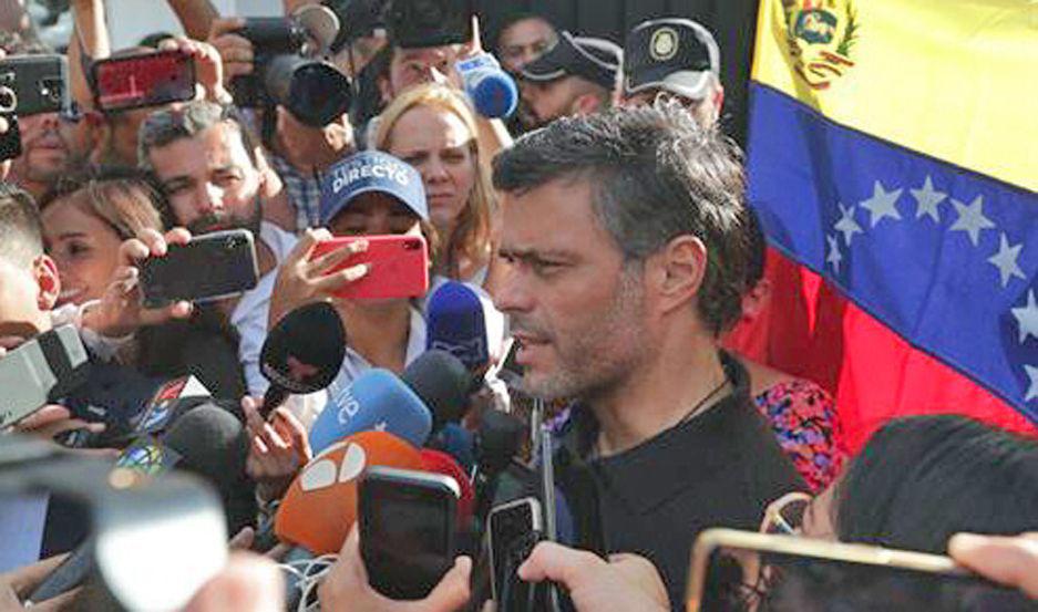 Leopoldo Loacutepez anuncioacute que habraacute nuevos alzamientos militares en pocas semanas
