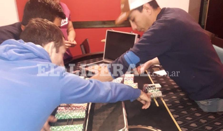 Desarticulan casino clandestino donde se disputaba un torneo ilegal de poacutequer
