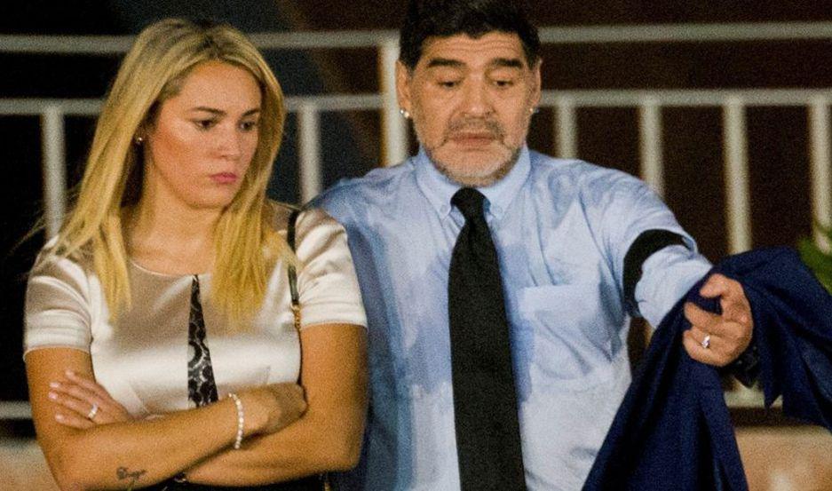 Rociacuteo Oliva le exige a Maradona la mitad de todo lo que ganoacute en Dubai