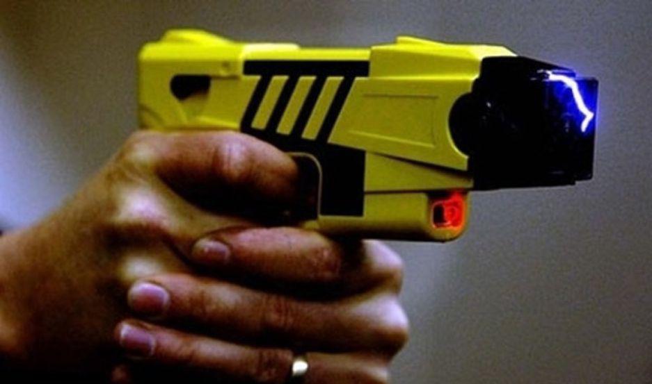 El Gobierno oficializoacute el uso de armas Taser para las fuerzas de seguridad
