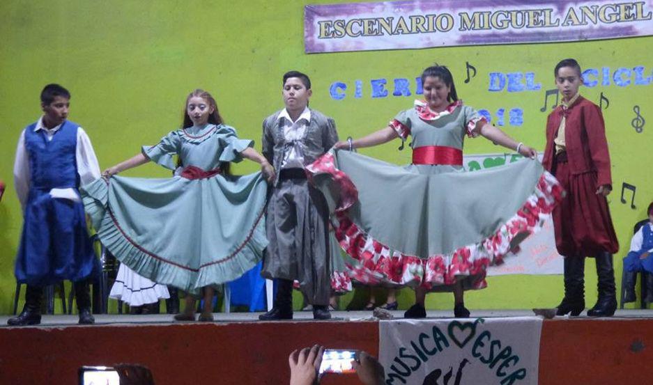 La Fundacioacuten Muacutesica Esperanza prepara su pentildea en Vinaraacute