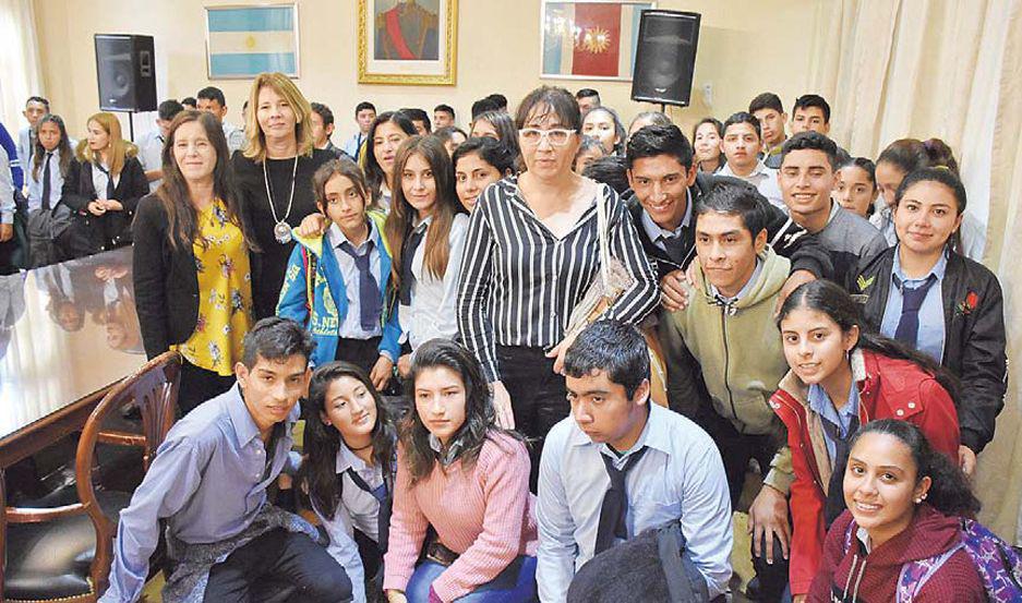 Alumnos del interior en Casa de Gobierno