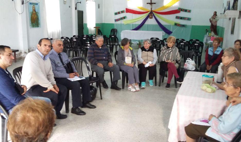 Vecinos del barrio Toro Yacu mantuvieron una reunioacuten con integrantes de la policiacutea