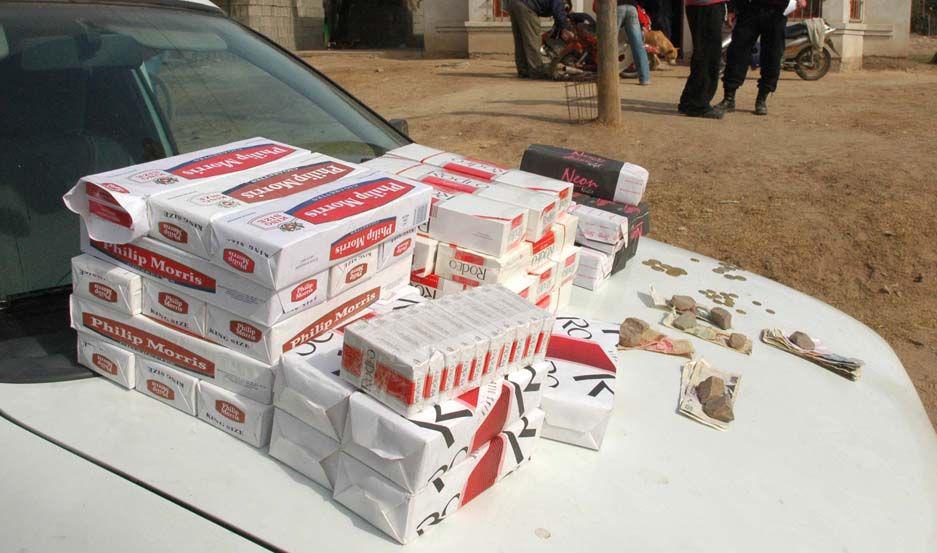 Detienen a cuatro sujetos con cocaiacutena y cigarrillos ilegales