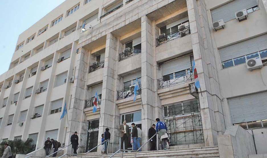 Empleado judicial denunciado por su exesposa que lo acusa de abuso sexual del hijo de ambos