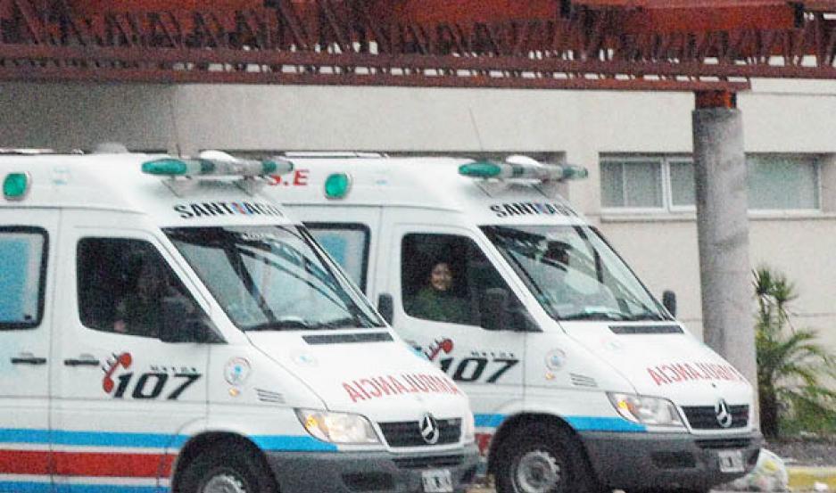 Adolescente chocoacute con su moto y estaacute muy grave