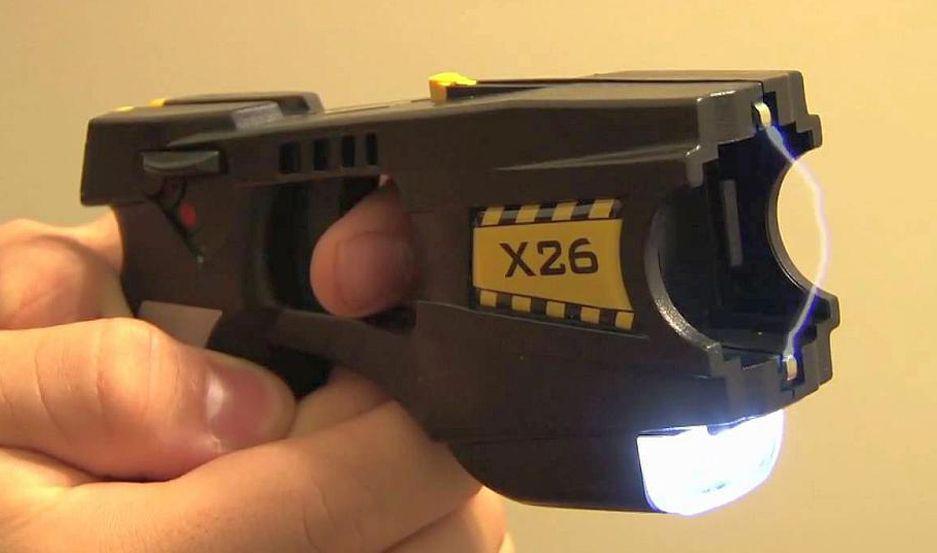 Aseguran que las pistolas Taser no afectan al corazoacuten