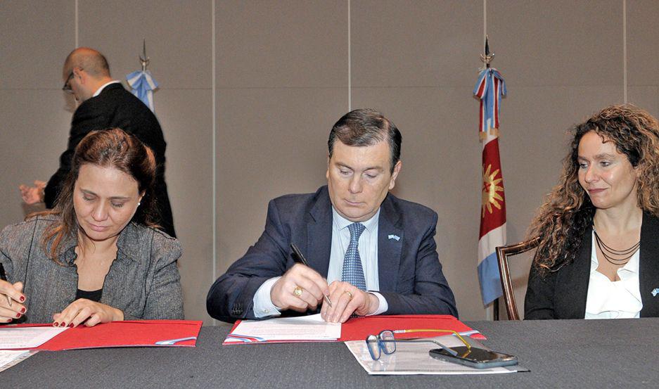 Santiago firmoacute convenio para el cumplimiento de la Agenda 2030 en desarrollo sostenible