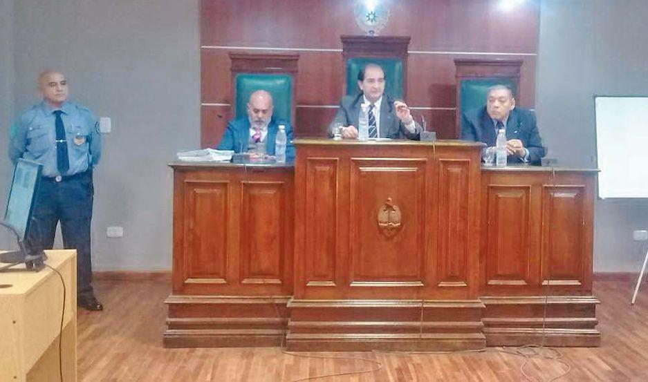 En un fallo dividido condenaron a prisioacuten perpetua a la joven que asesinoacute a su bebeacute