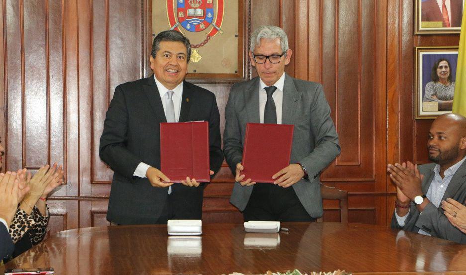 La universidad firmoacute convenio con la Unae de Ecuador