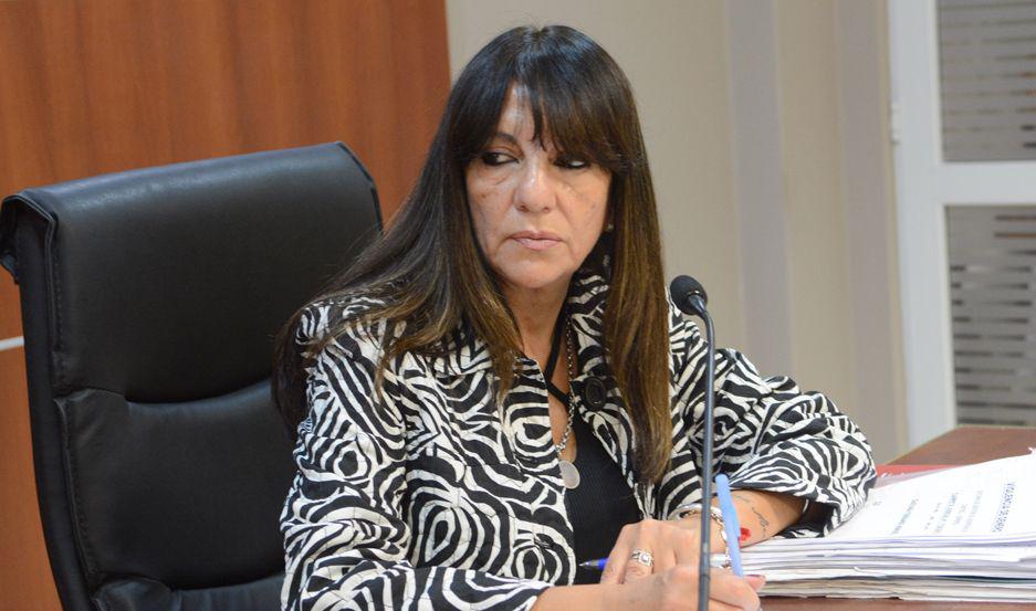 Un hombre atacoacute con un machete a su pareja que teniacutea a su bebeacute en brazos