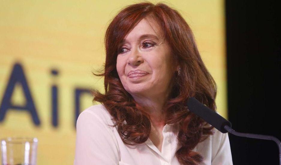 Suspendieron el juicio en contra de Cristina Fernaacutendez