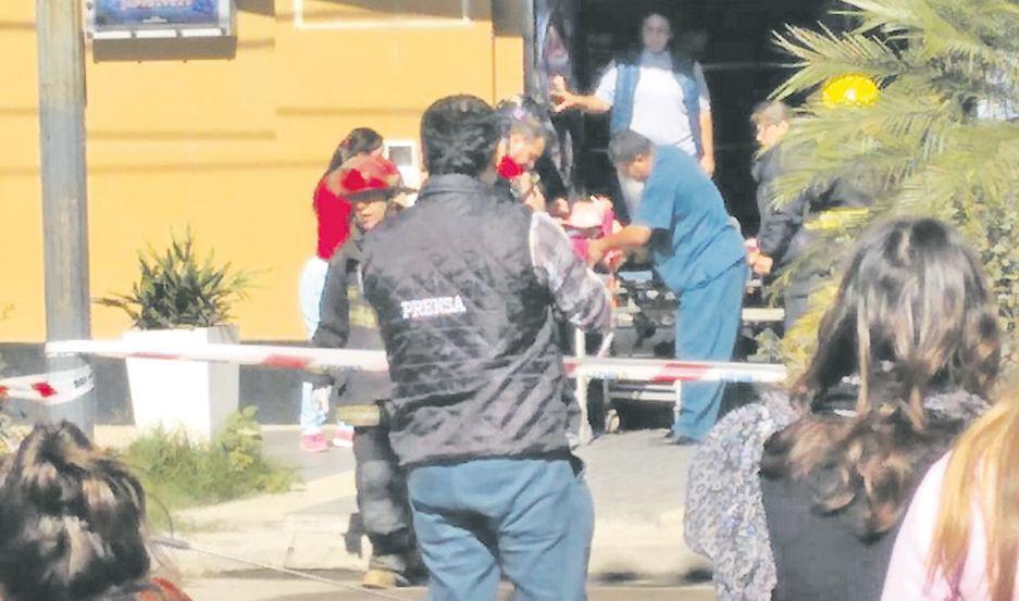 Tras el derrumbe de parte del escenario la Justicia clausuroacute preventivamente el Renzi