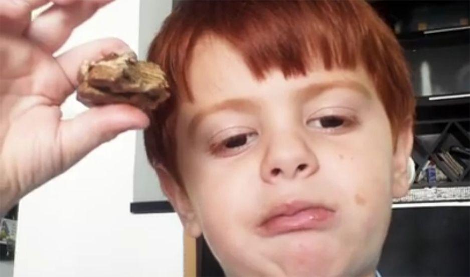 Kevin8 un santiaguentildeito que es youtuber con 5 antildeos