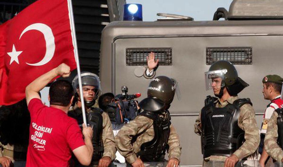 Condenan a 47 cadenas perpetuas a autores de 47 muertes en Turquiacutea