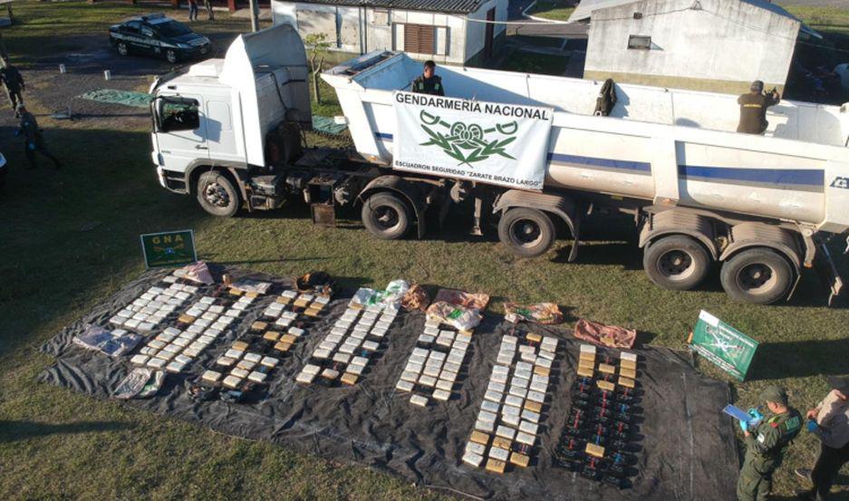 Camioacuten con 272 kilos de droga pasoacute por Santiago y fue detenido en Campana