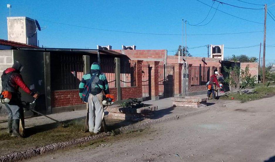 Desplegaron amplio operativo de higiene en el barrio 100 Viviendas