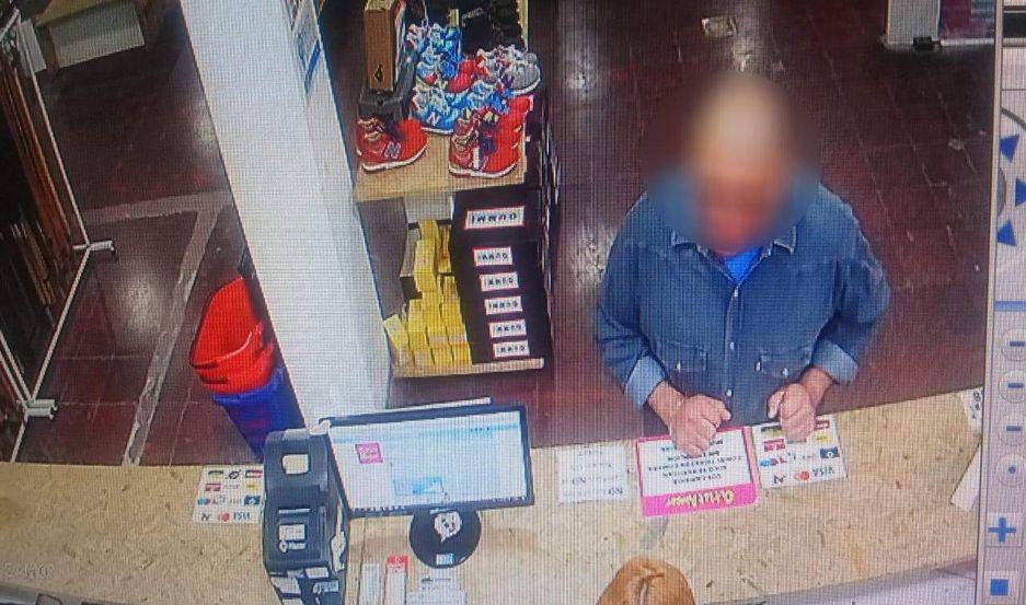 Exconvicto fingioacute ser integrante de un club de fuacutetbol para estafar