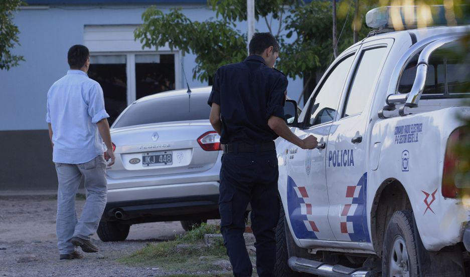 Hermanos atacaron a golpes a policiacuteas a la salida de un boliche