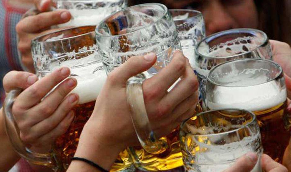 Crece la preocupacioacuten por una fiesta con alcohol y sexo gratis
