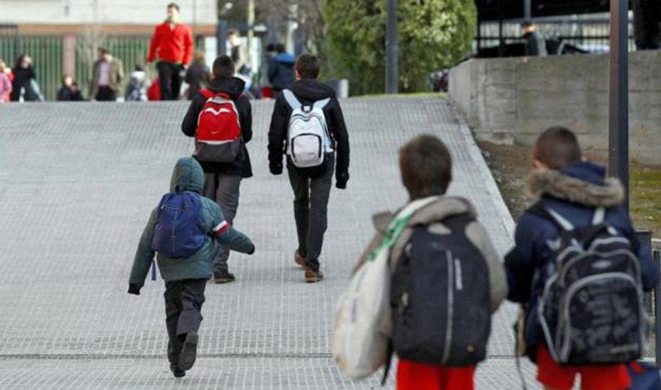 Nintildeo de 9 antildeos recibioacute una paliza en el bantildeo de la escuela