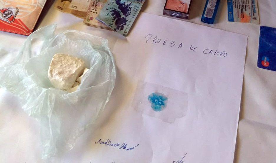 La Banda- detienen a sujetos que llevaban droga en un remiacutes