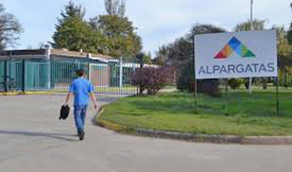 Alpargatas clausura operaciones en Catamarca y vende su planta textil