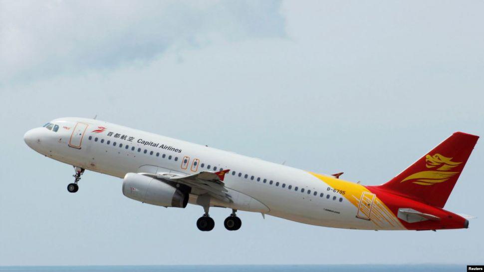 El viento sacudioacute avioacuten que intentaba aterrizar en el aeropuerto