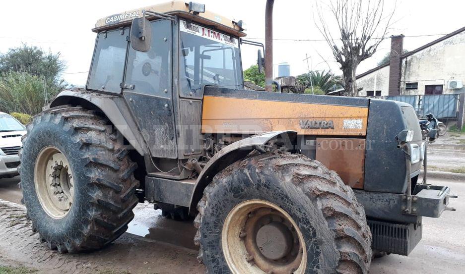 Pasoacute por una estacioacuten de servicios y vio el tractor que le robaron hace dos antildeos