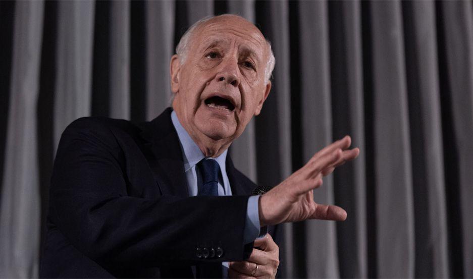 Lavagna confirmoacute que seraacute candidato por fuera de Alternativa Federal