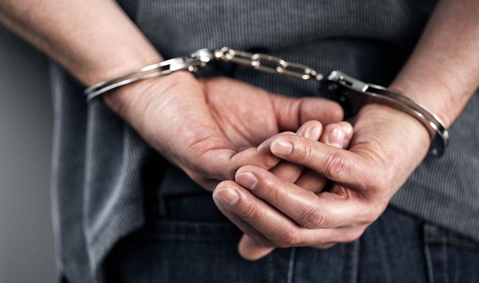 Lo condenaron a 10 antildeos de prisioacuten por abusar de dos menores