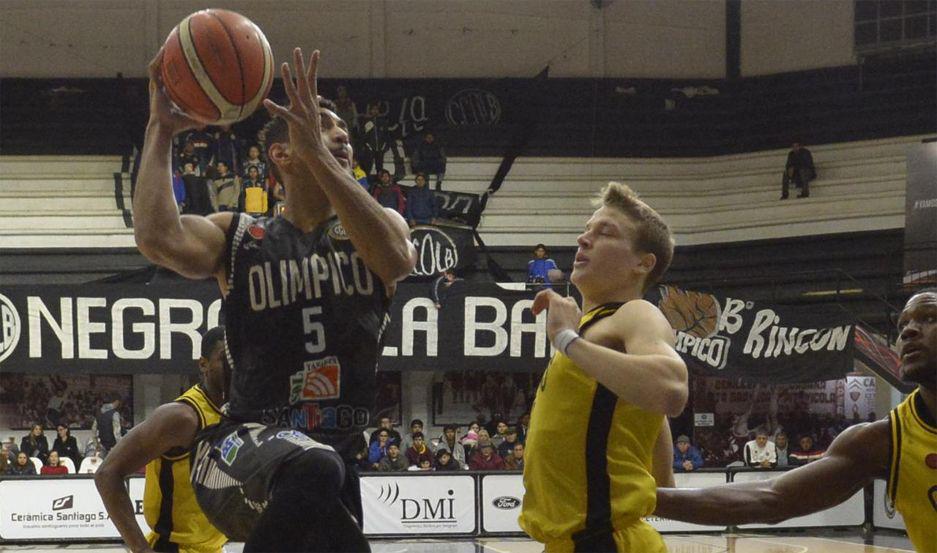 Oliacutempico ganoacute y forzoacute un quinto juego