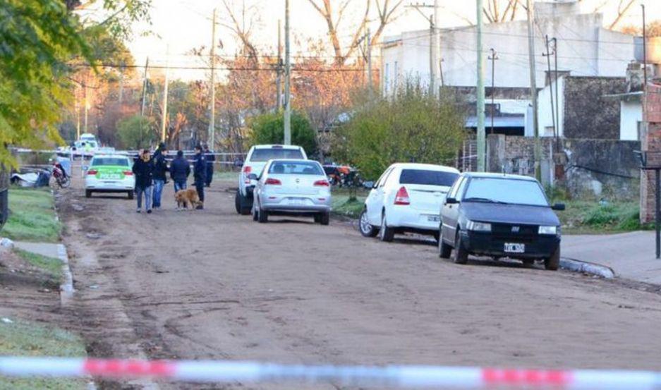 Un policiacutea muerto y otro herido tras tirotearse por error