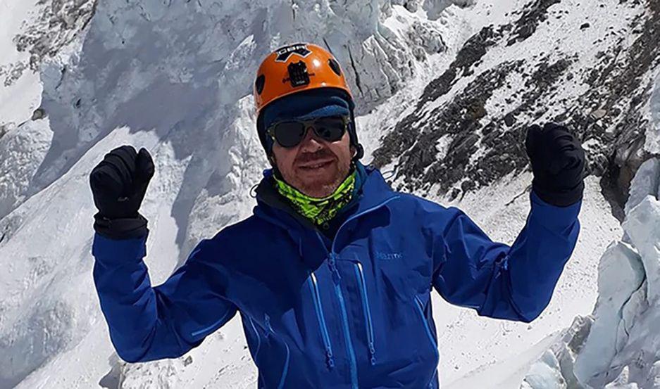 Alpinista cordobeacutes rescatado del Everest criticoacute el embotellamiento en la cima