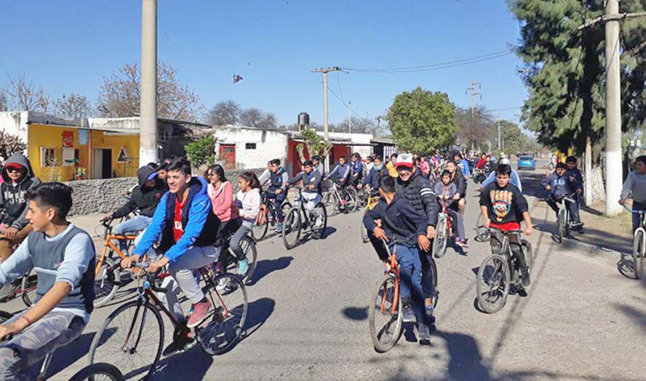 Clodomira se llena  hoy de ciclistas en honor al Sagrado Corazoacuten
