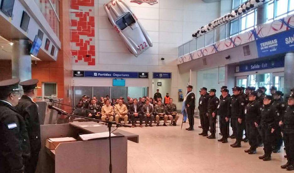 Se conmemoroacute el Diacutea de la Seguridad Aeroportuaria en la terminal de Las Termas