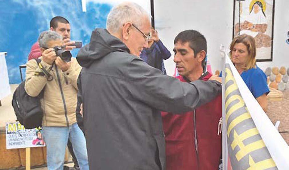 El obispo Joseacute Melitoacuten Chaacutevez presente en acto por los tres antildeos del atroz crimen de Marito Salto