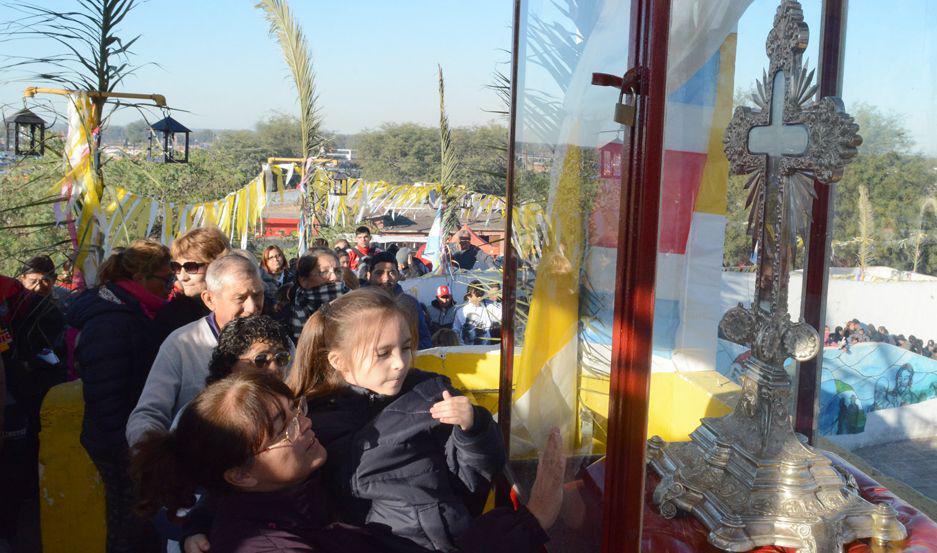 Miles de devotos participaron de la misa del Sentildeor de los Milagros de Mailiacuten