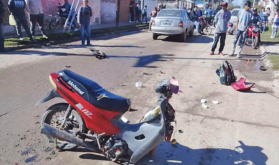 Motociclista grave al chocar con un auto en Antildeatuya